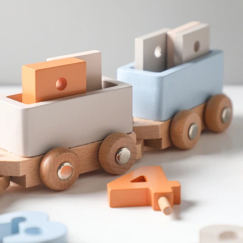 Montessori Holzeisenbahn – Lernspaß & Dekoration