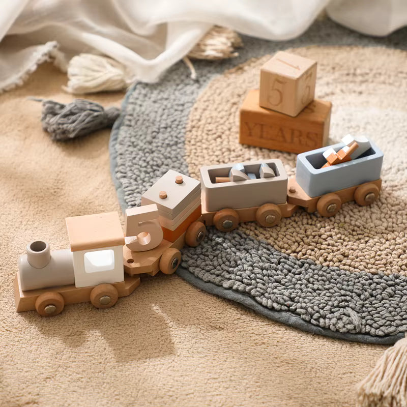 Montessori Holzeisenbahn – Lernspaß & Dekoration